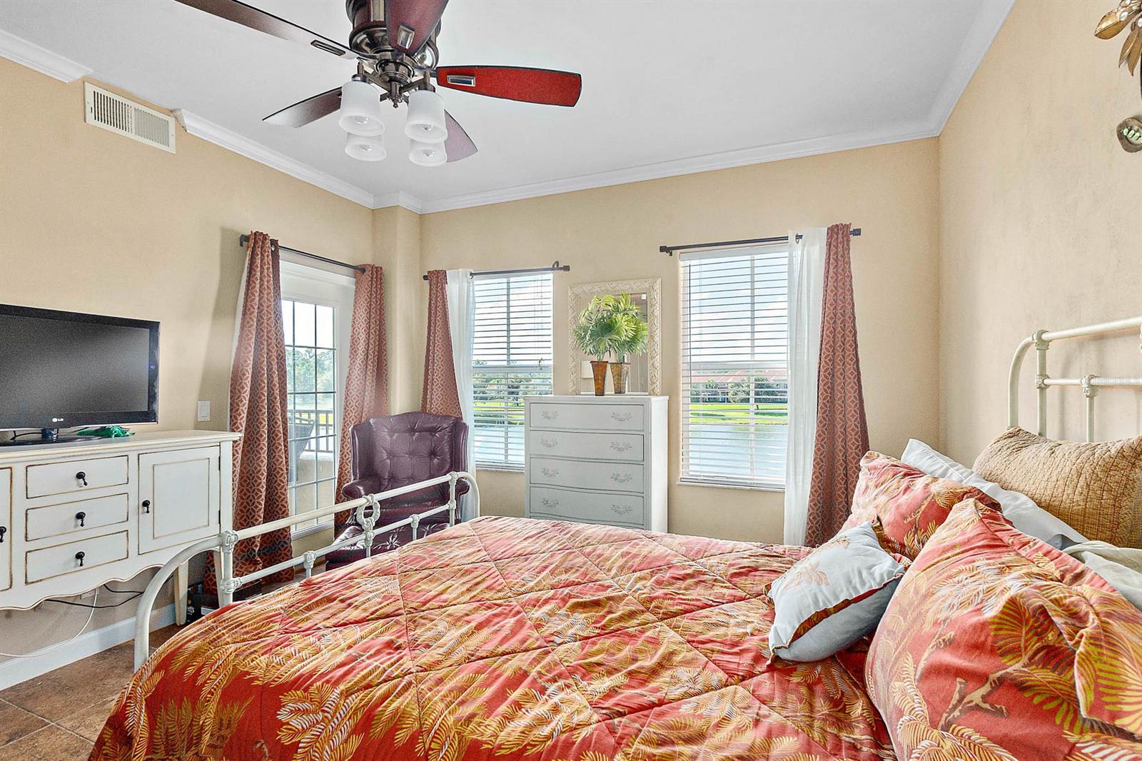 Tuscany Square 01 Condo - Residential