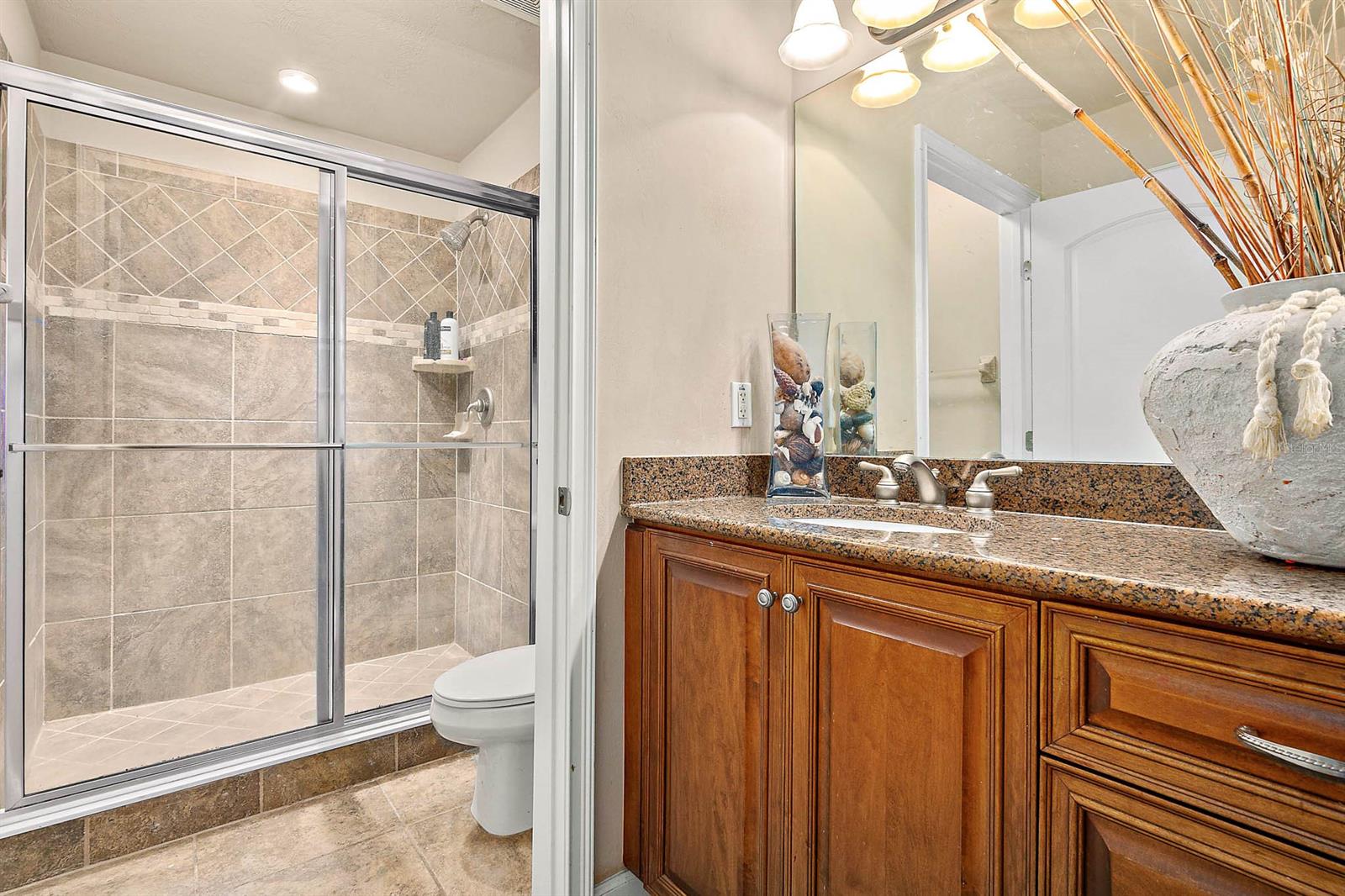 Tuscany Square 01 Condo - Residential