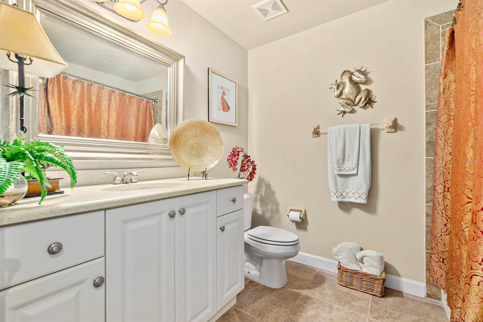 Tuscany Square 01 Condo - Residential