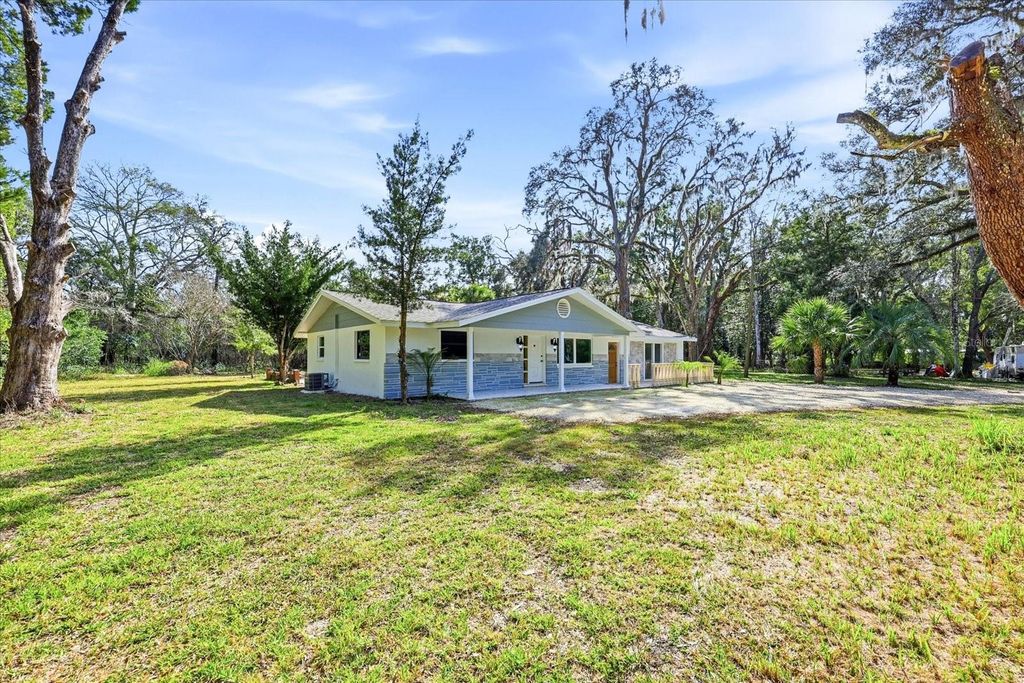 Photo of 286 Broad Street, Brooksville, FL 34604 (MLS # TB8464349)