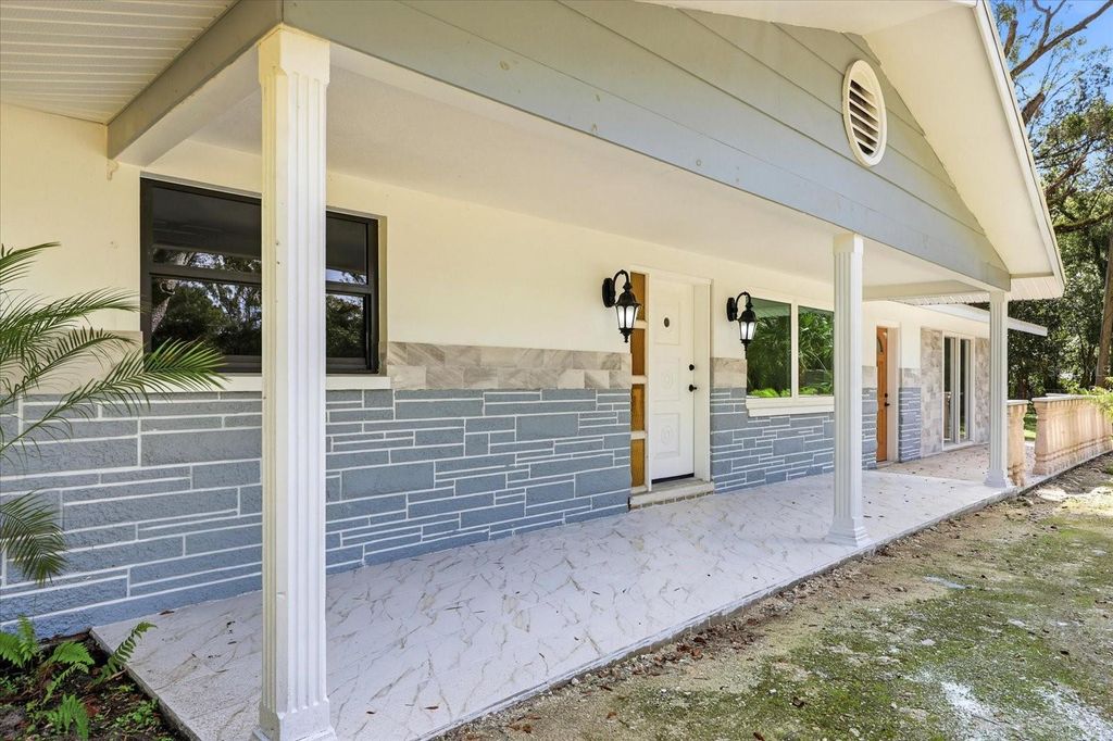 Photo of 286 Broad Street, Brooksville, FL 34604 (MLS # TB8464349)