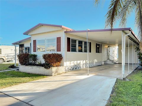 A home in PALMETTO