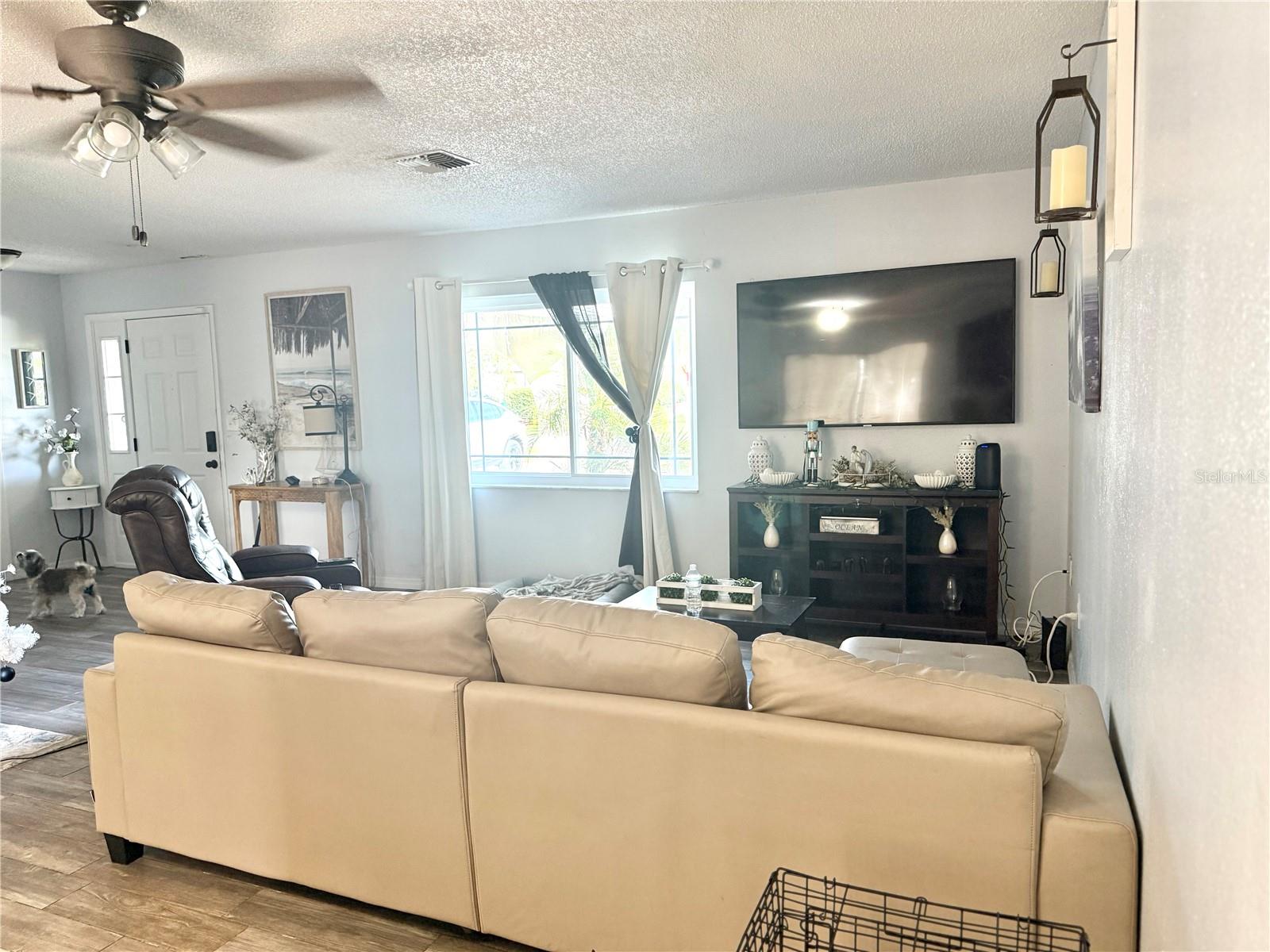 SPRING HILL UNIT 9 BLK 505 LOT 22 - Residential