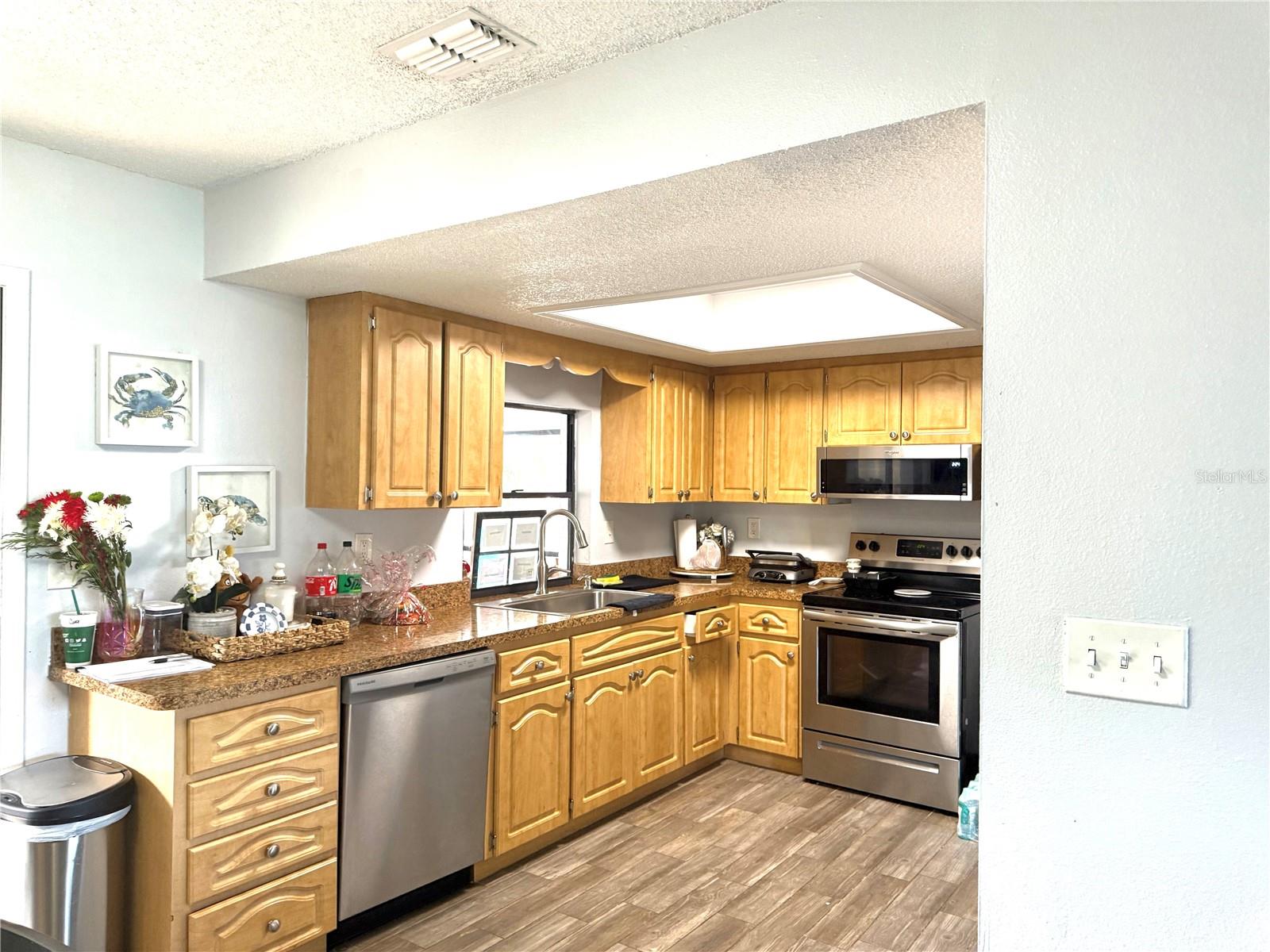 SPRING HILL UNIT 9 BLK 505 LOT 22 - Residential