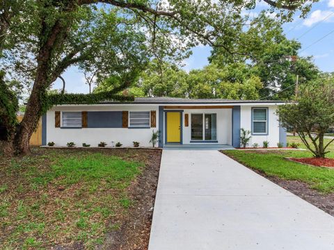 Photo of 10120 N Aster Avenue, Tampa, FL 33612 (MLS # TB8413079) Photo of 10120 N Aster Avenue, Tampa, FL 33612 (MLS # TB8413079)