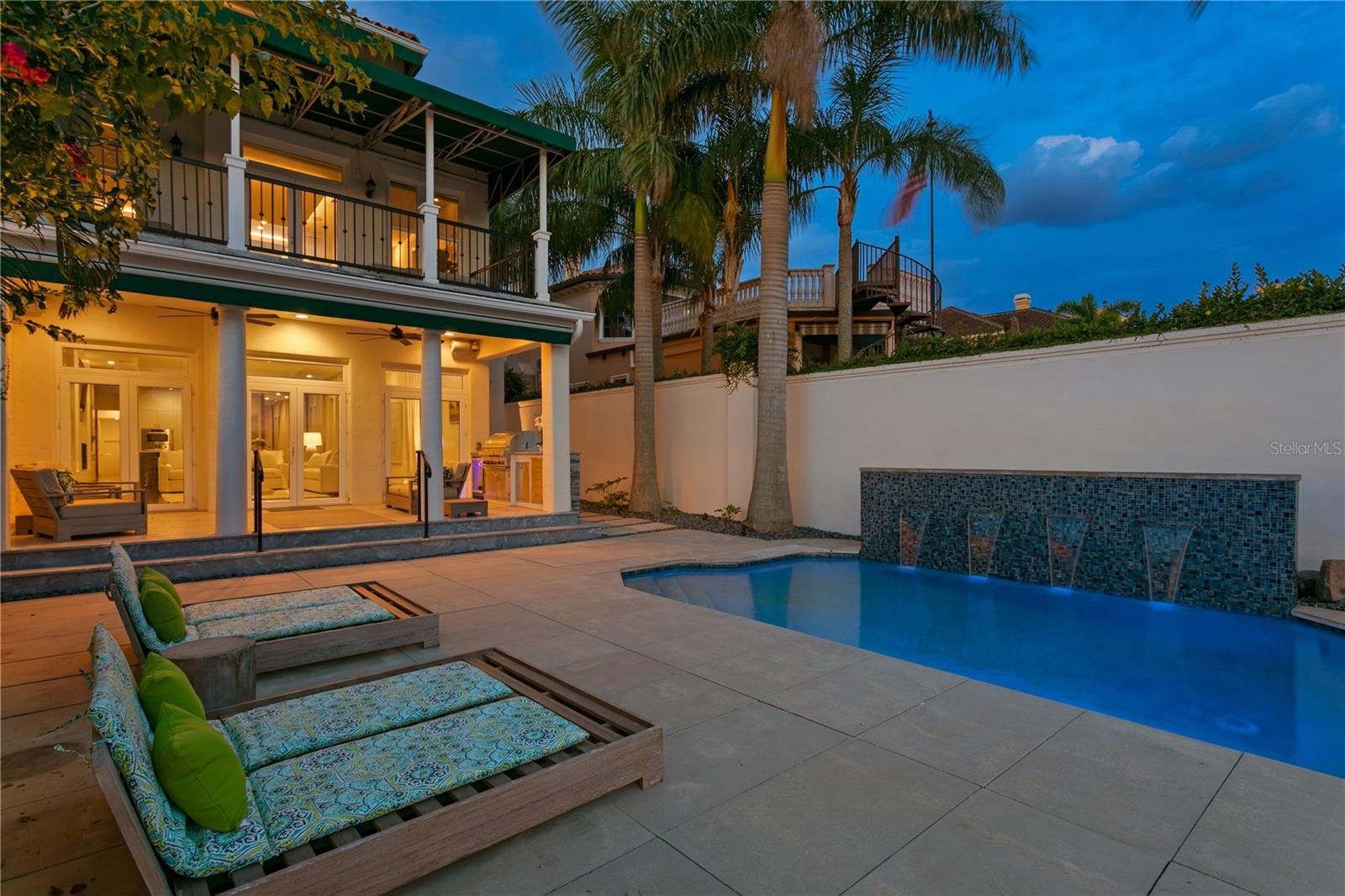 ST TROPEZ AT HARBOR ISLAND PHA - Residential
