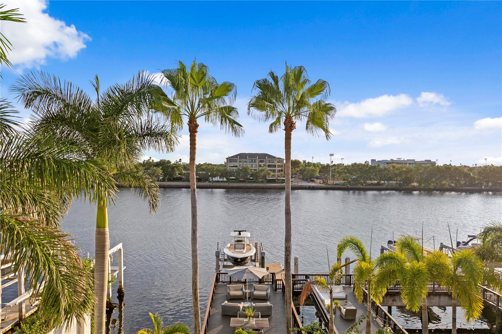 ST TROPEZ AT HARBOR ISLAND PHA - Residential