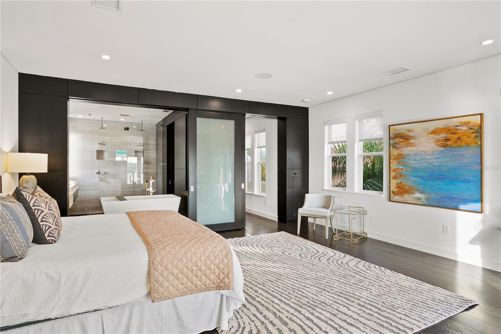 ST TROPEZ AT HARBOR ISLAND PHA - Residential