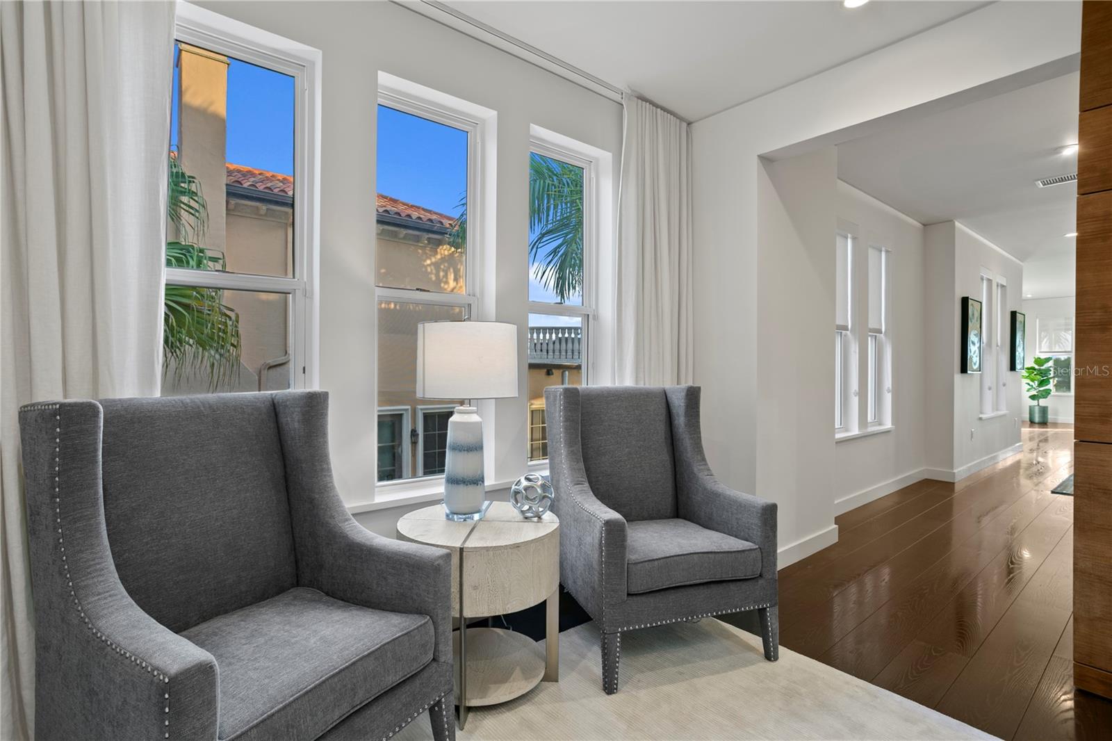 ST TROPEZ AT HARBOR ISLAND PHA - Residential