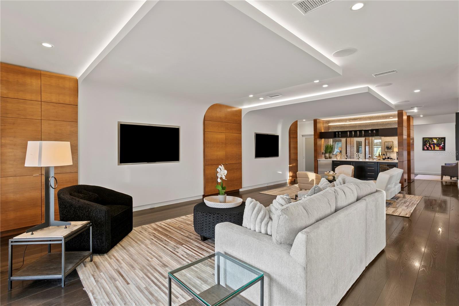 ST TROPEZ AT HARBOR ISLAND PHA - Residential