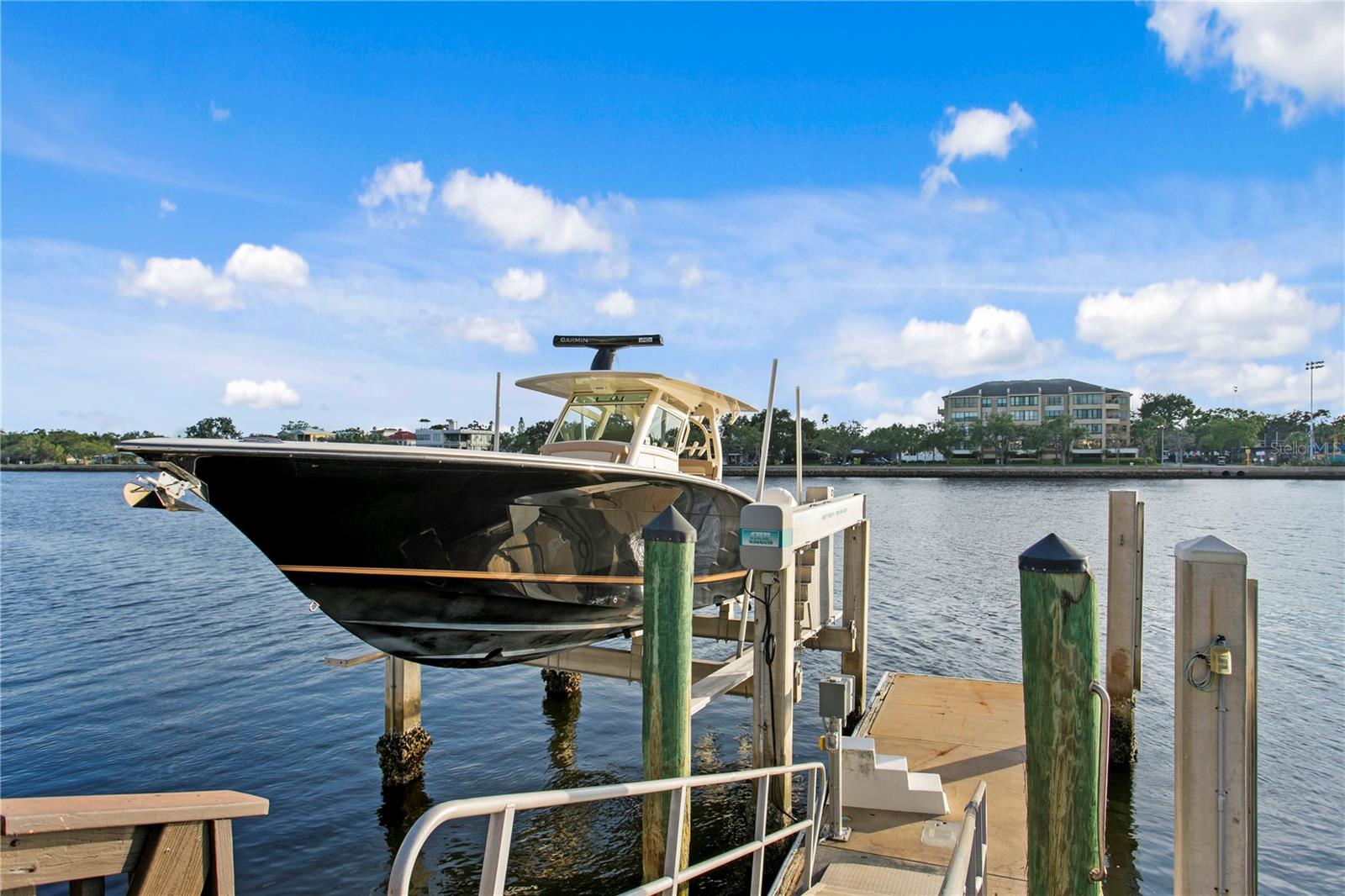 ST TROPEZ AT HARBOR ISLAND PHA - Residential