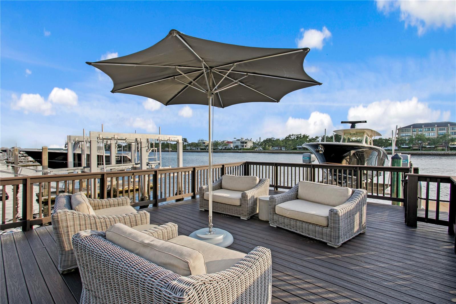 ST TROPEZ AT HARBOR ISLAND PHA - Residential