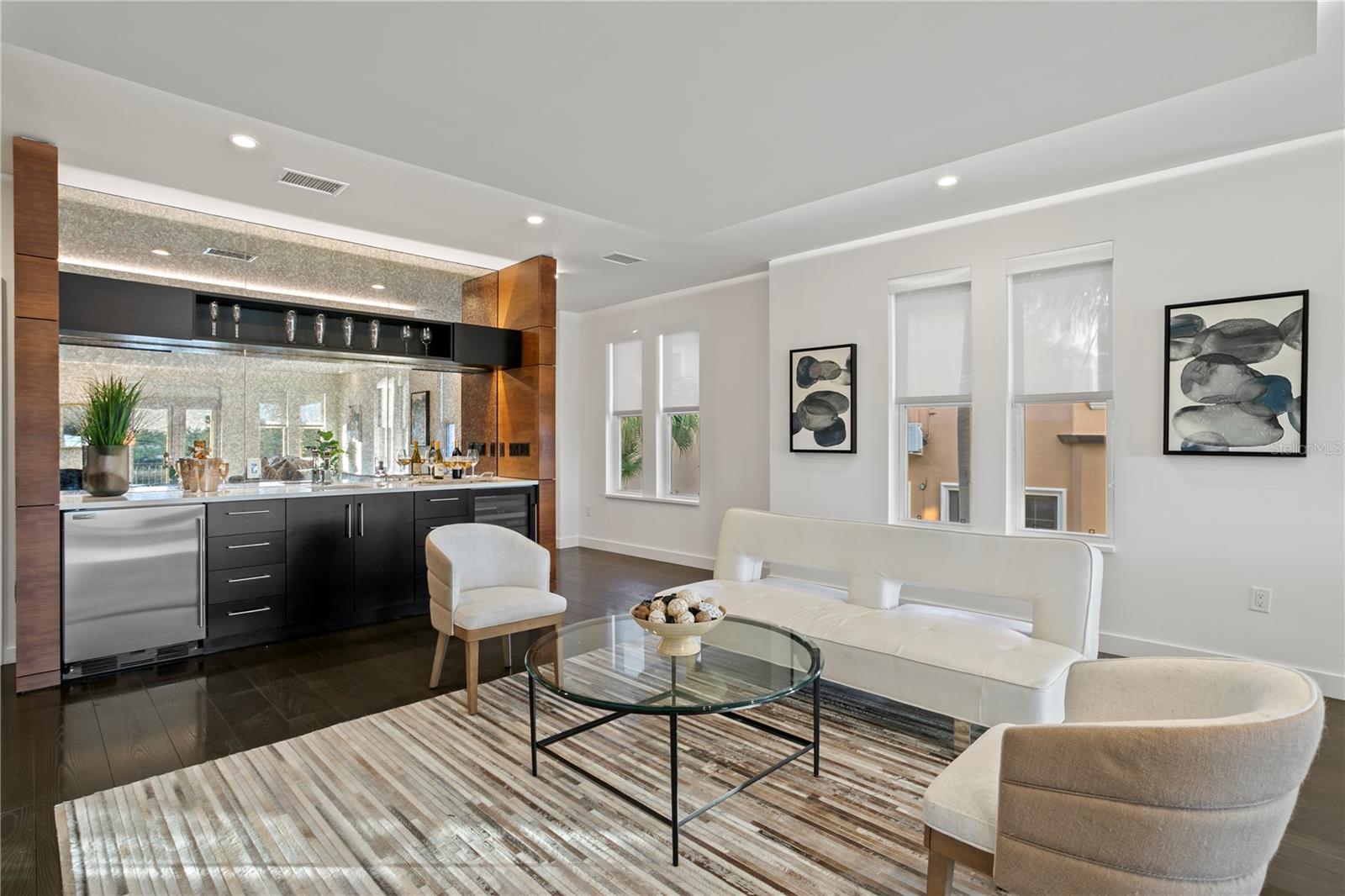ST TROPEZ AT HARBOR ISLAND PHA - Residential