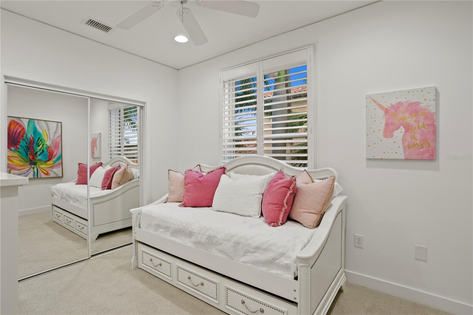 ST TROPEZ AT HARBOR ISLAND PHA - Residential