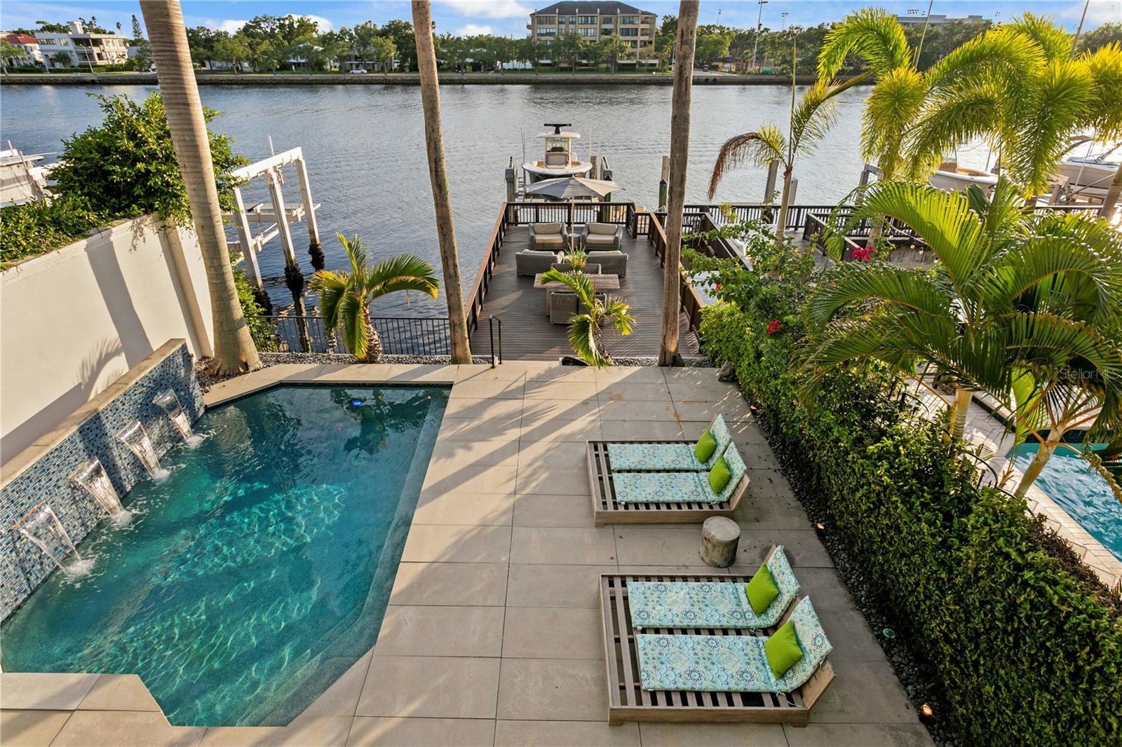 ST TROPEZ AT HARBOR ISLAND PHA - Residential
