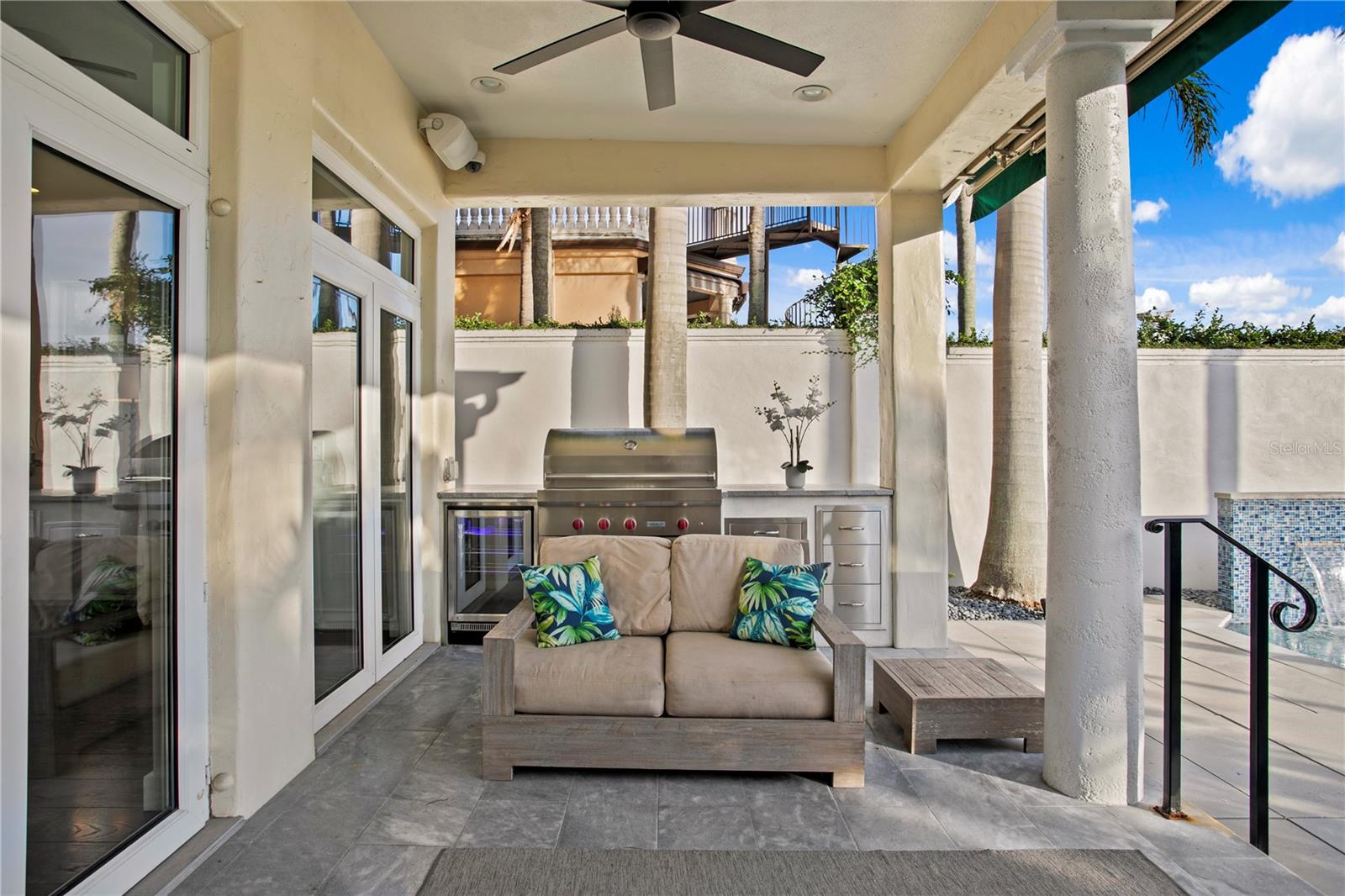 ST TROPEZ AT HARBOR ISLAND PHA - Residential