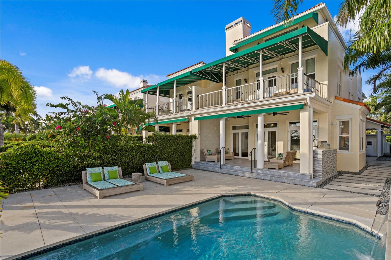 ST TROPEZ AT HARBOR ISLAND PHA - Residential
