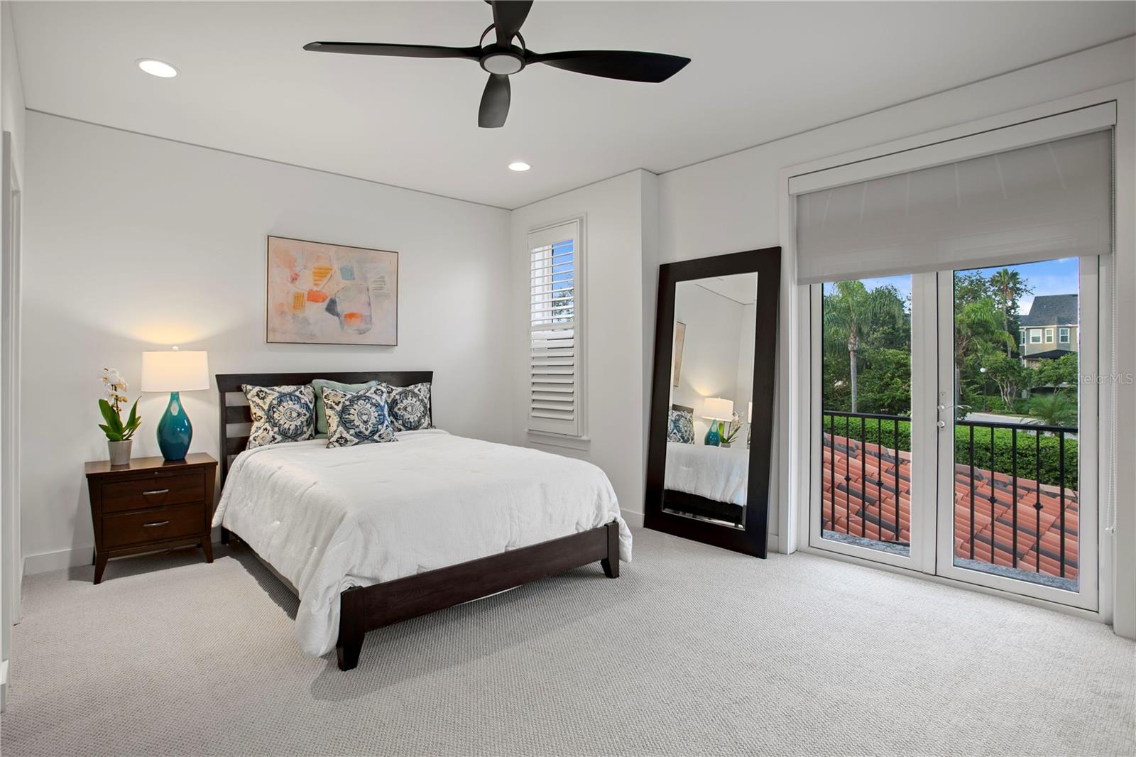 ST TROPEZ AT HARBOR ISLAND PHA - Residential