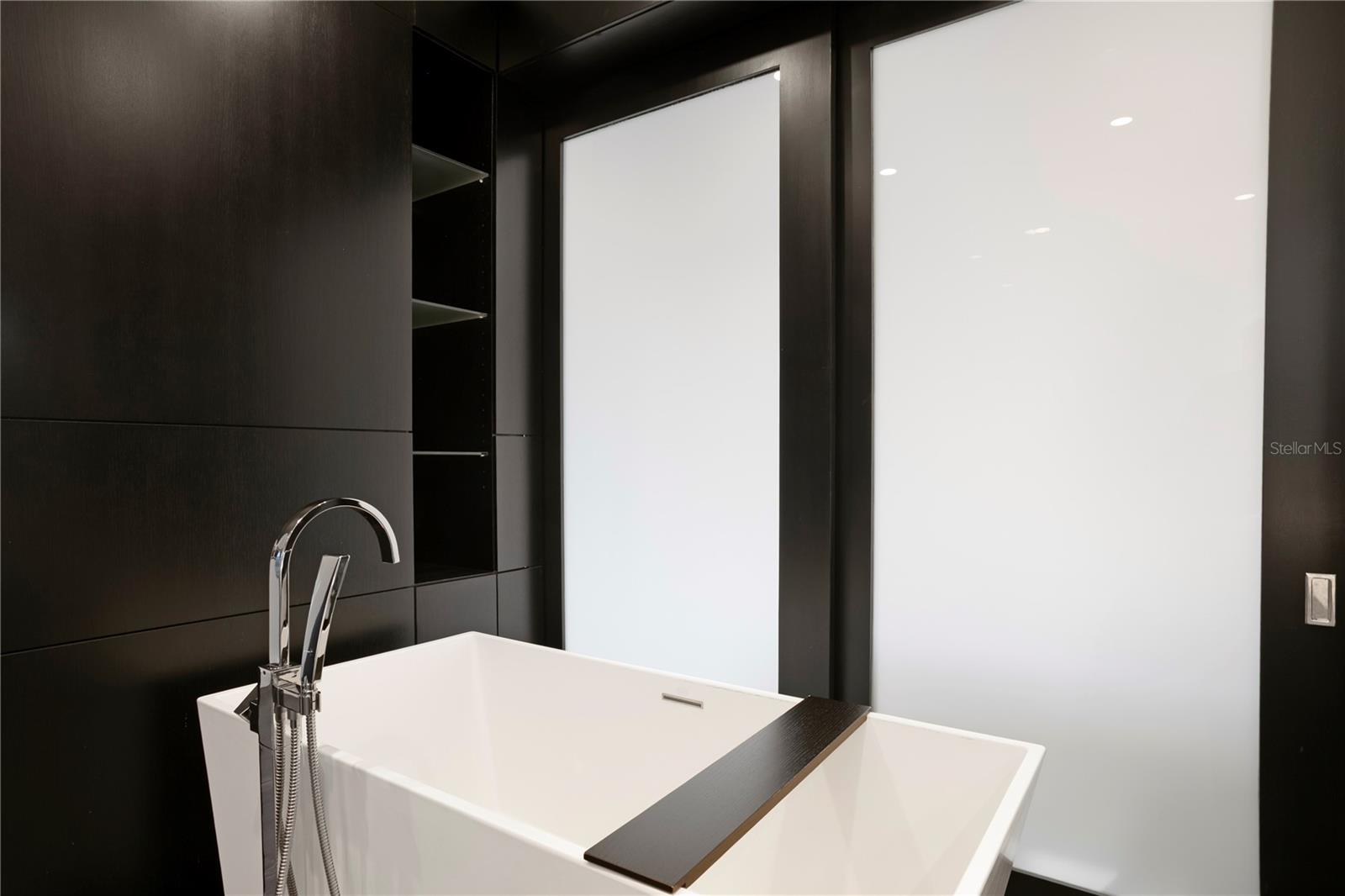 ST TROPEZ AT HARBOR ISLAND PHA - Residential