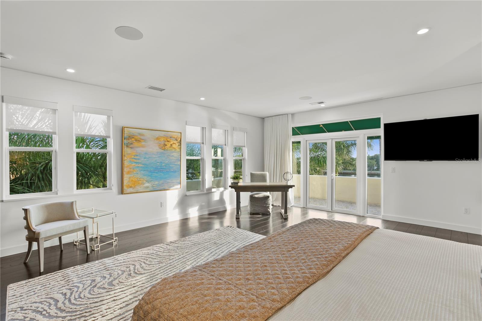 ST TROPEZ AT HARBOR ISLAND PHA - Residential