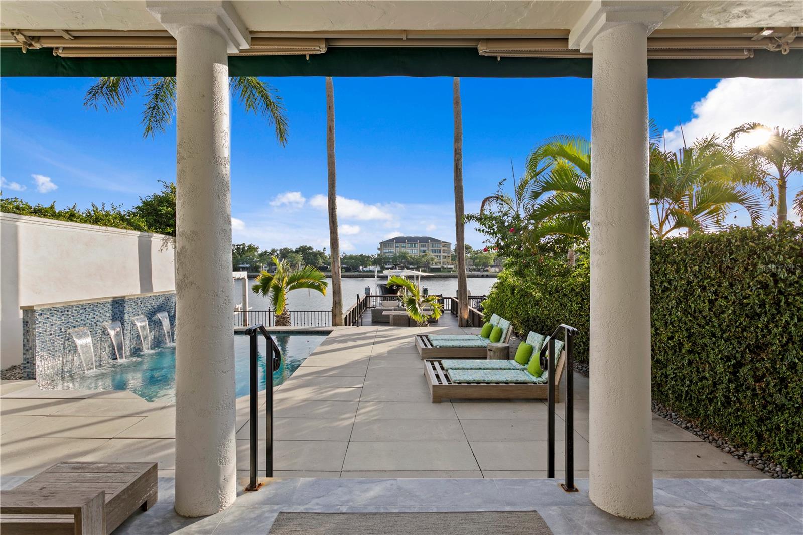 ST TROPEZ AT HARBOR ISLAND PHA - Residential