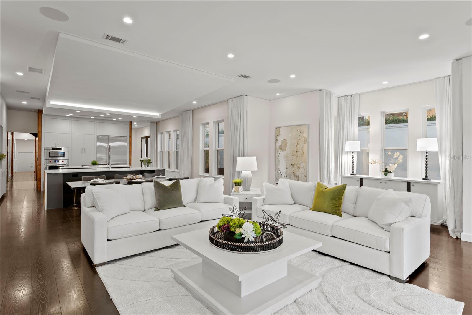 ST TROPEZ AT HARBOR ISLAND PHA - Residential