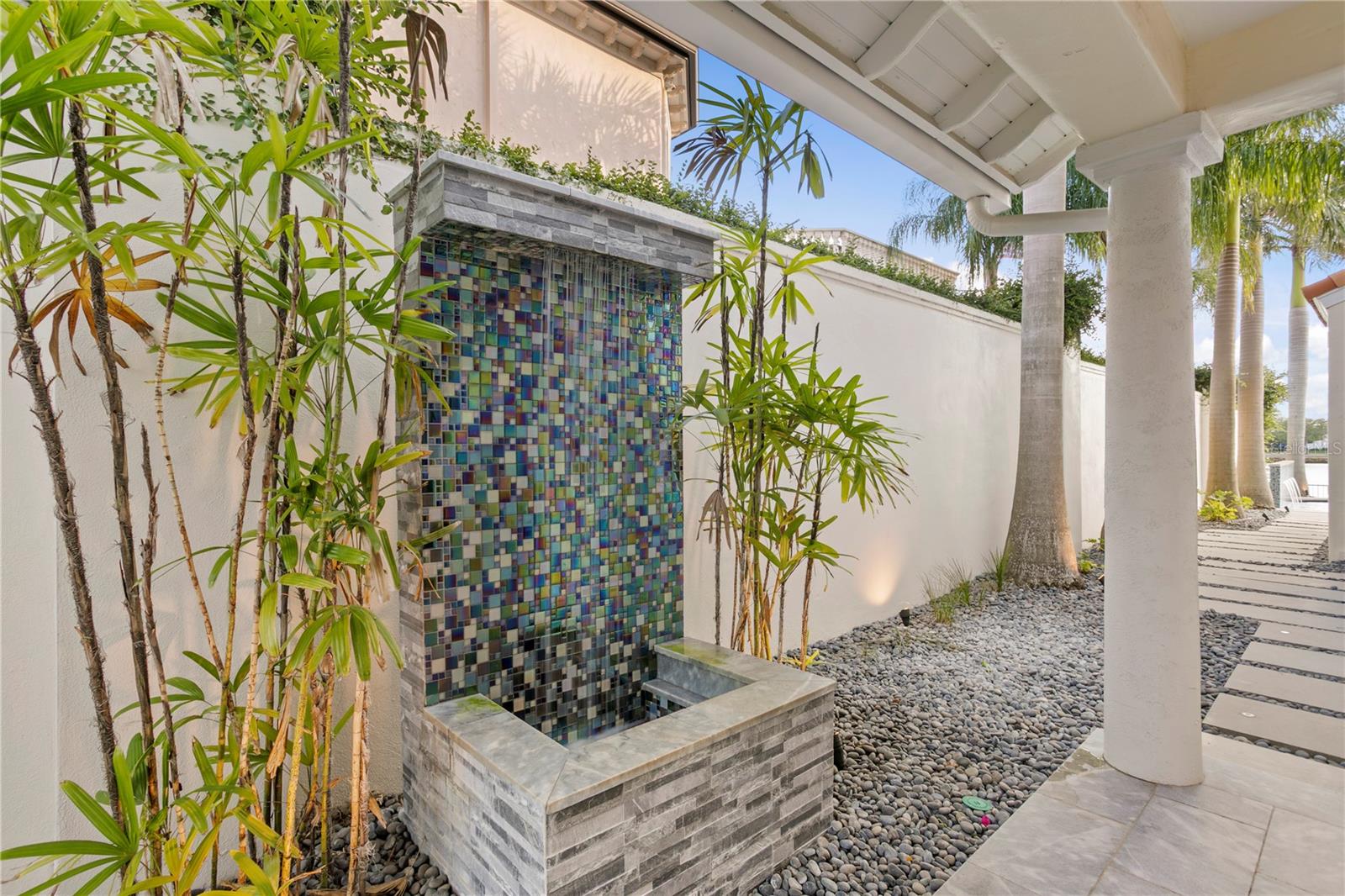 1155 ABBEYS WAY