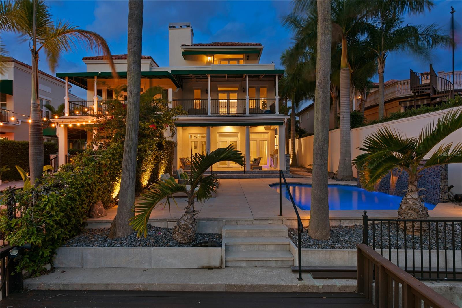 ST TROPEZ AT HARBOR ISLAND PHA - Residential