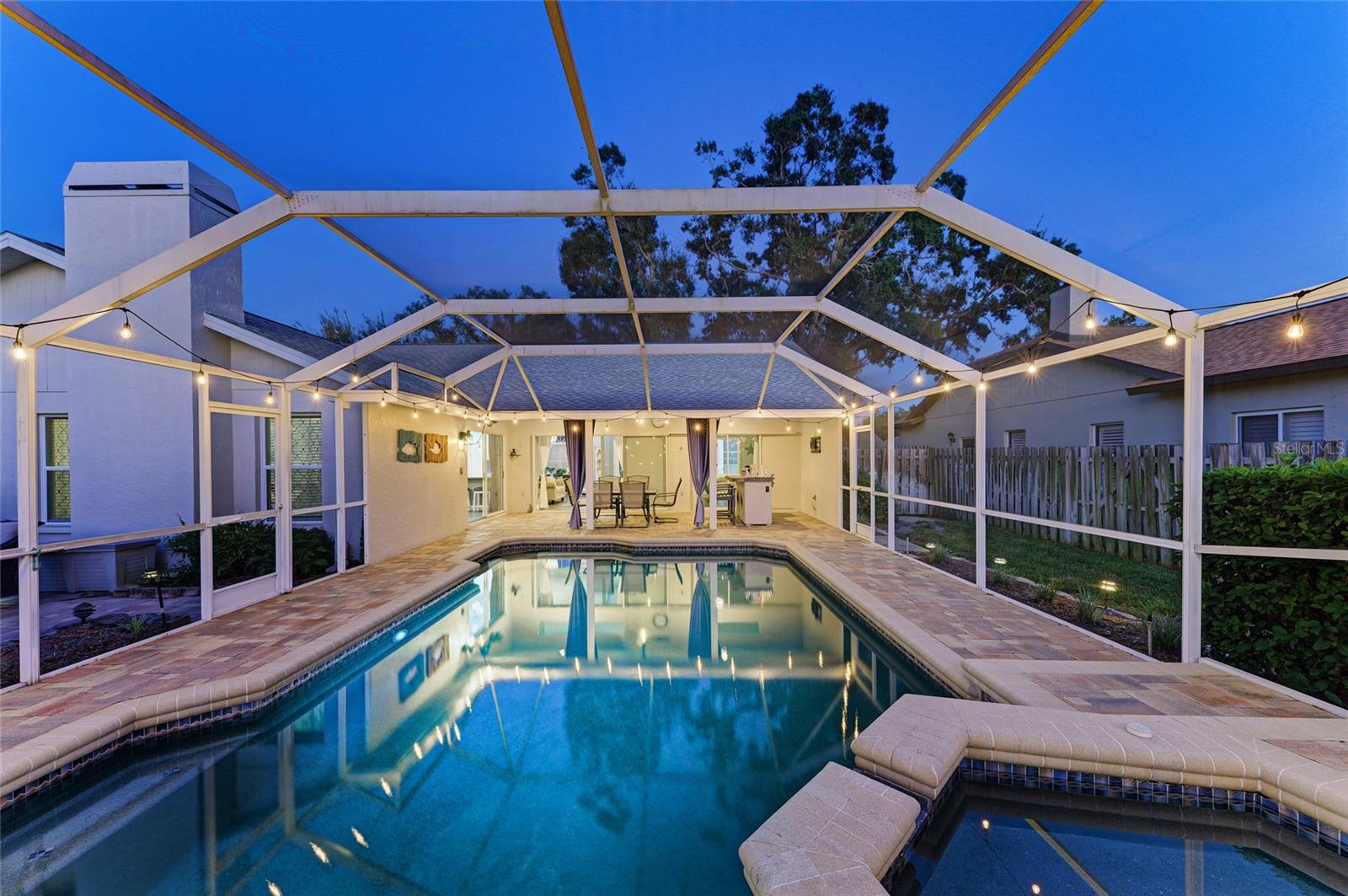 EMERALD GARDENS - Residential