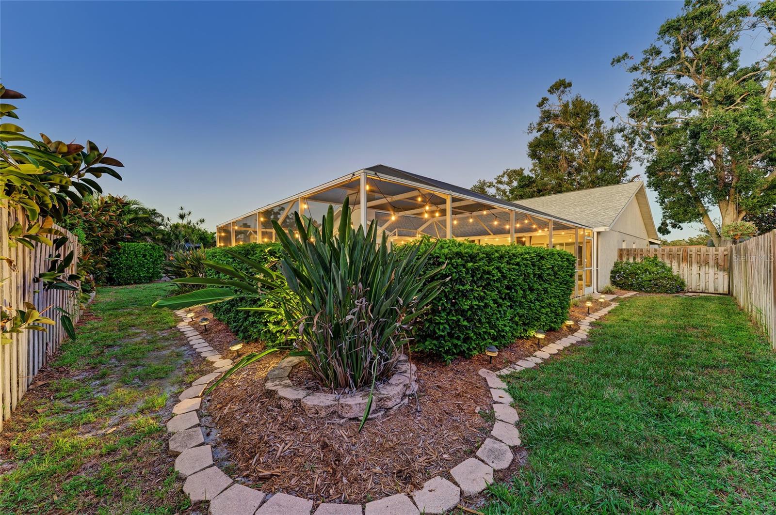 EMERALD GARDENS - Residential