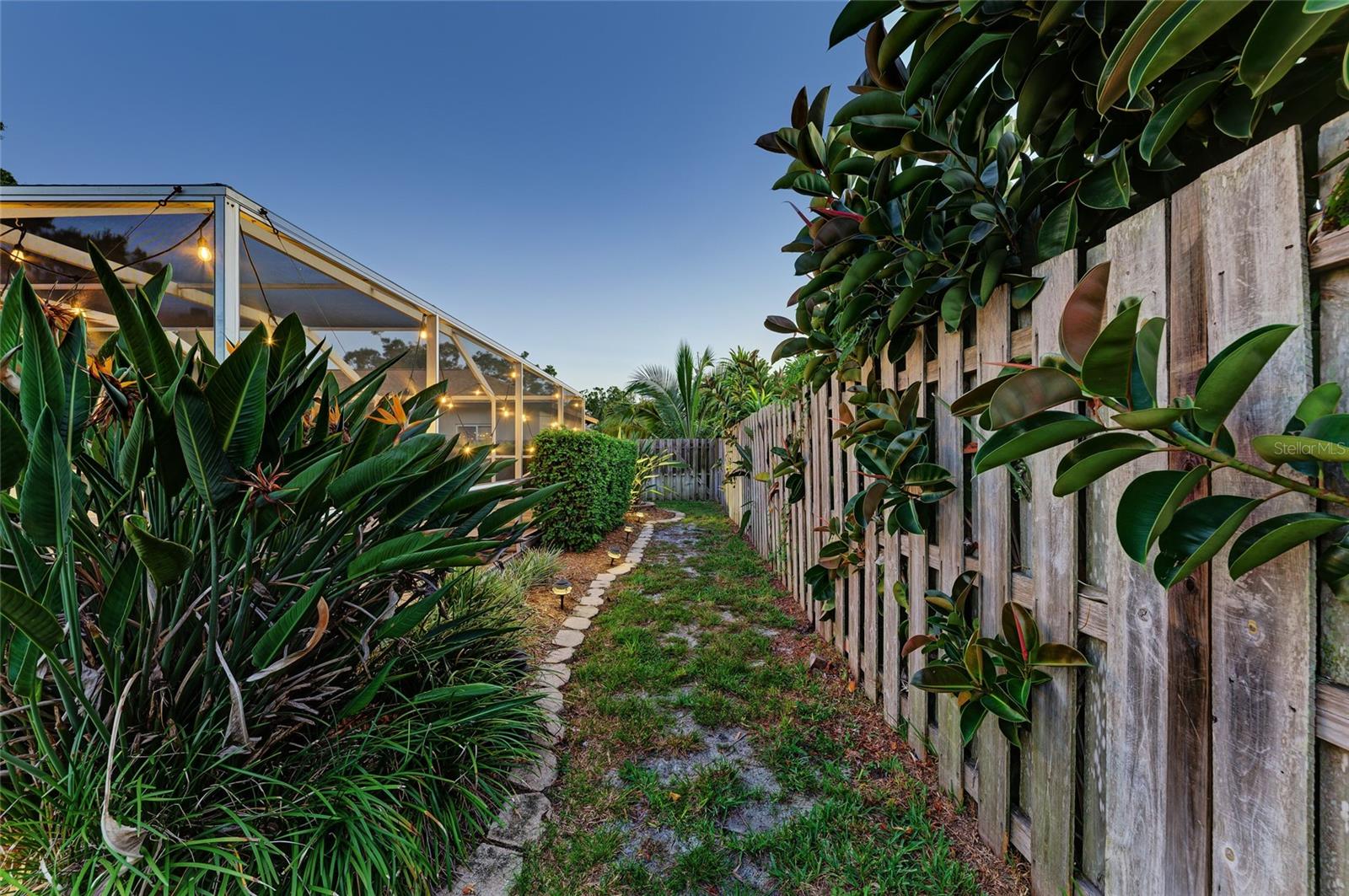 EMERALD GARDENS - Residential