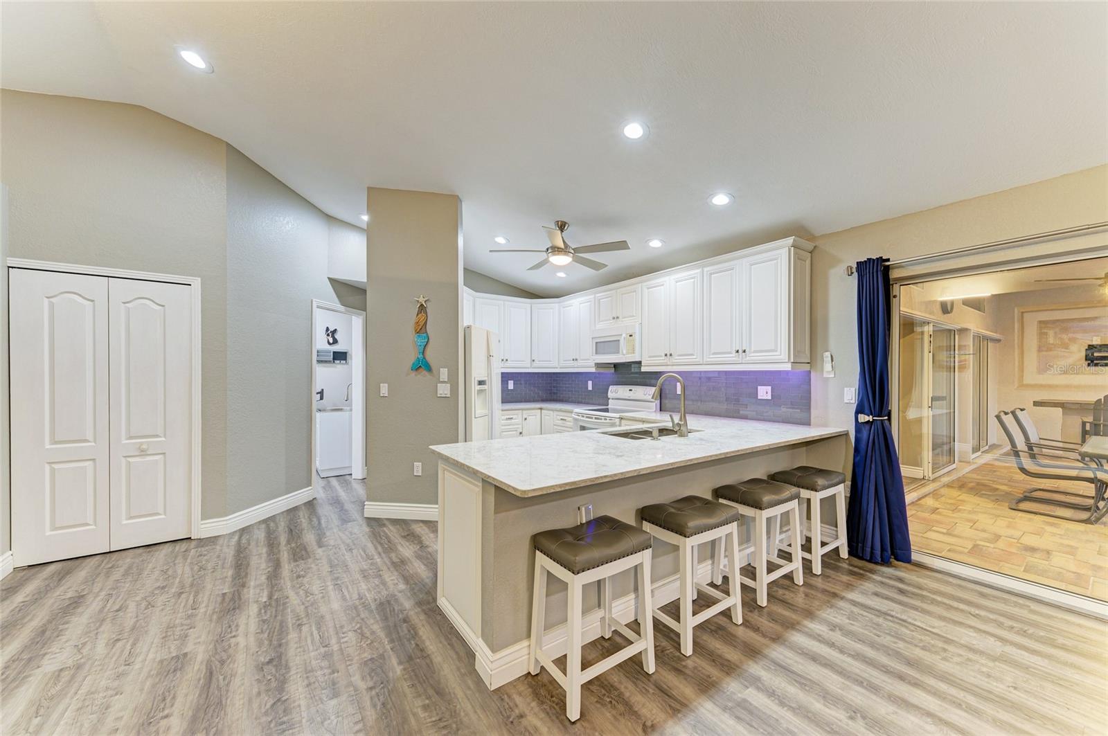 EMERALD GARDENS - Residential