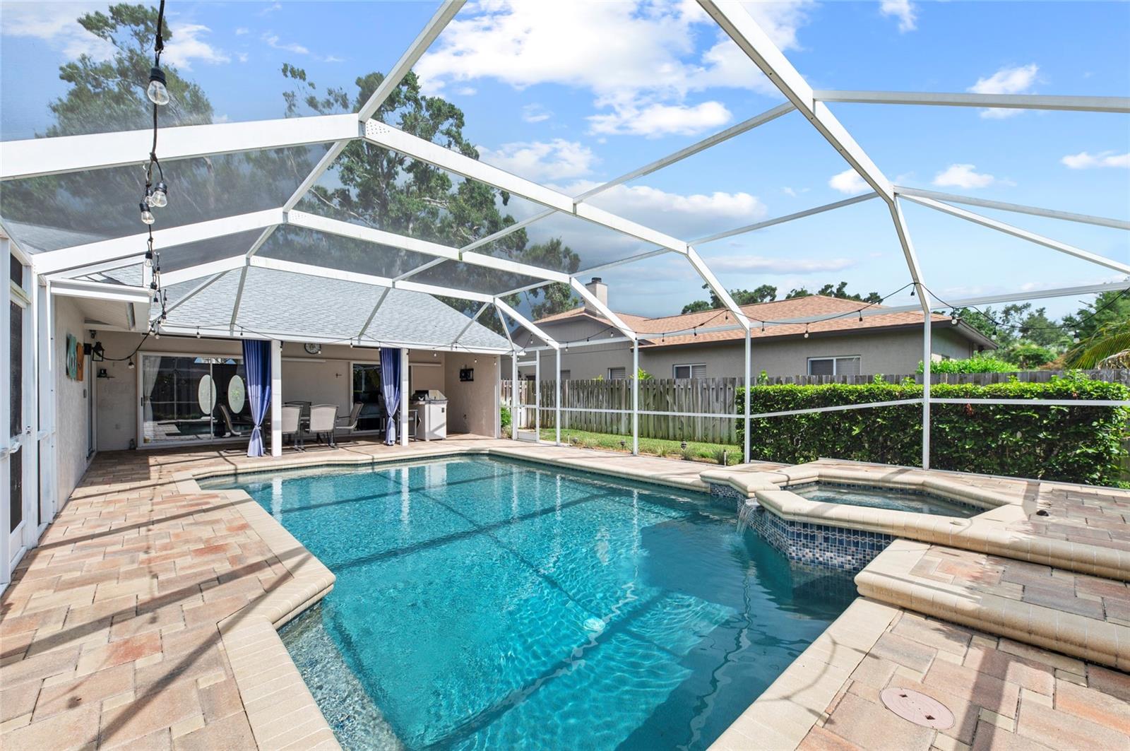 EMERALD GARDENS - Residential