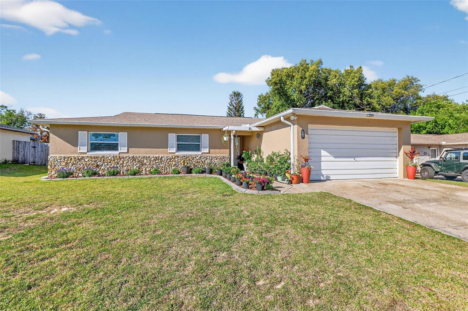 EUSTIS KNOLLWOOD VILLAGE - Residential