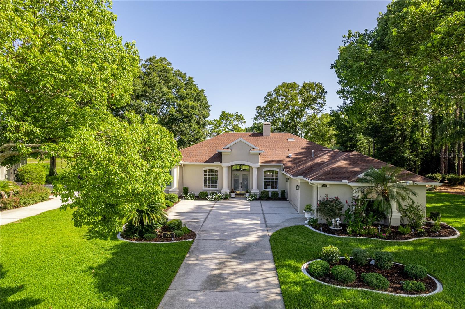 5301 LEGEND HILLS LANE