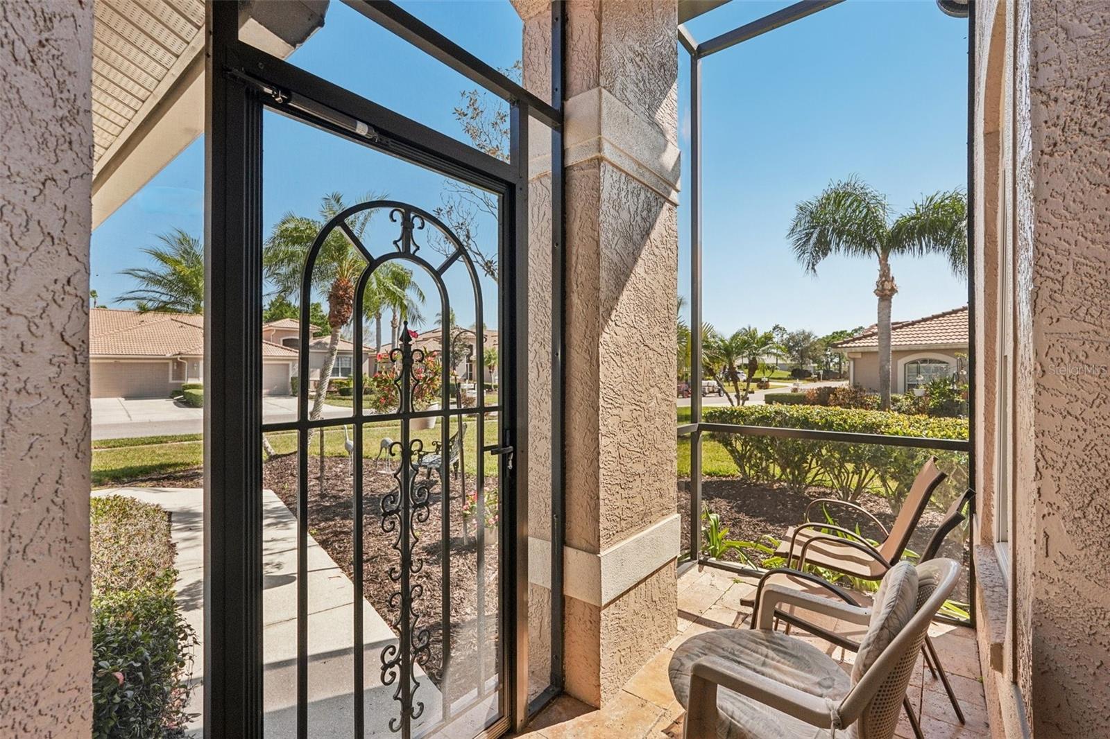 HERITAGE OAKS GOLF & COUNTRY CLUB - Residential