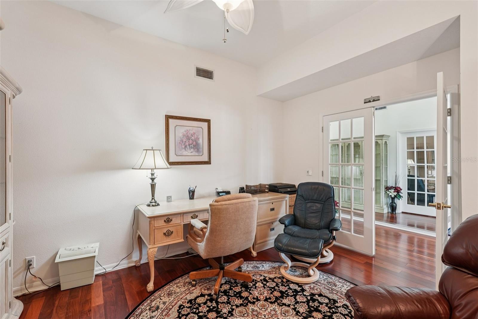 HERITAGE OAKS GOLF & COUNTRY CLUB - Residential