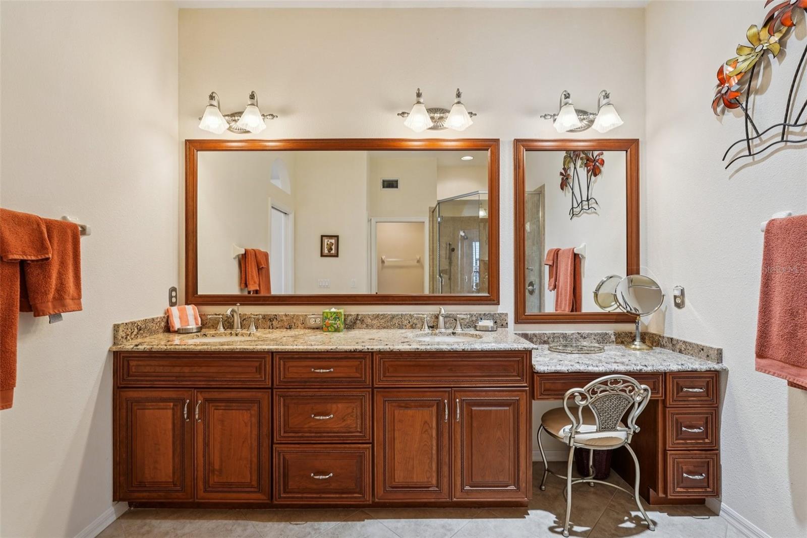 HERITAGE OAKS GOLF & COUNTRY CLUB - Residential