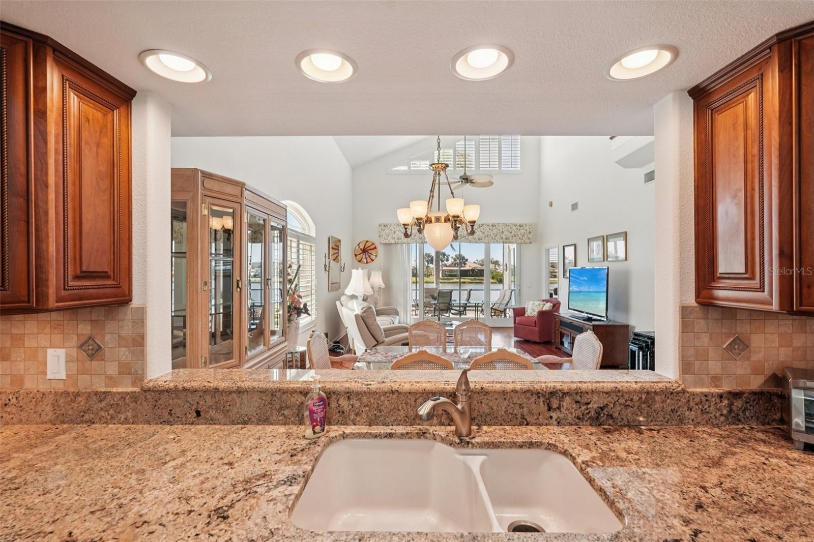 HERITAGE OAKS GOLF & COUNTRY CLUB - Residential