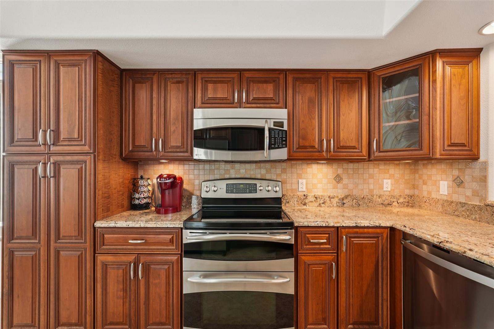 HERITAGE OAKS GOLF & COUNTRY CLUB - Residential