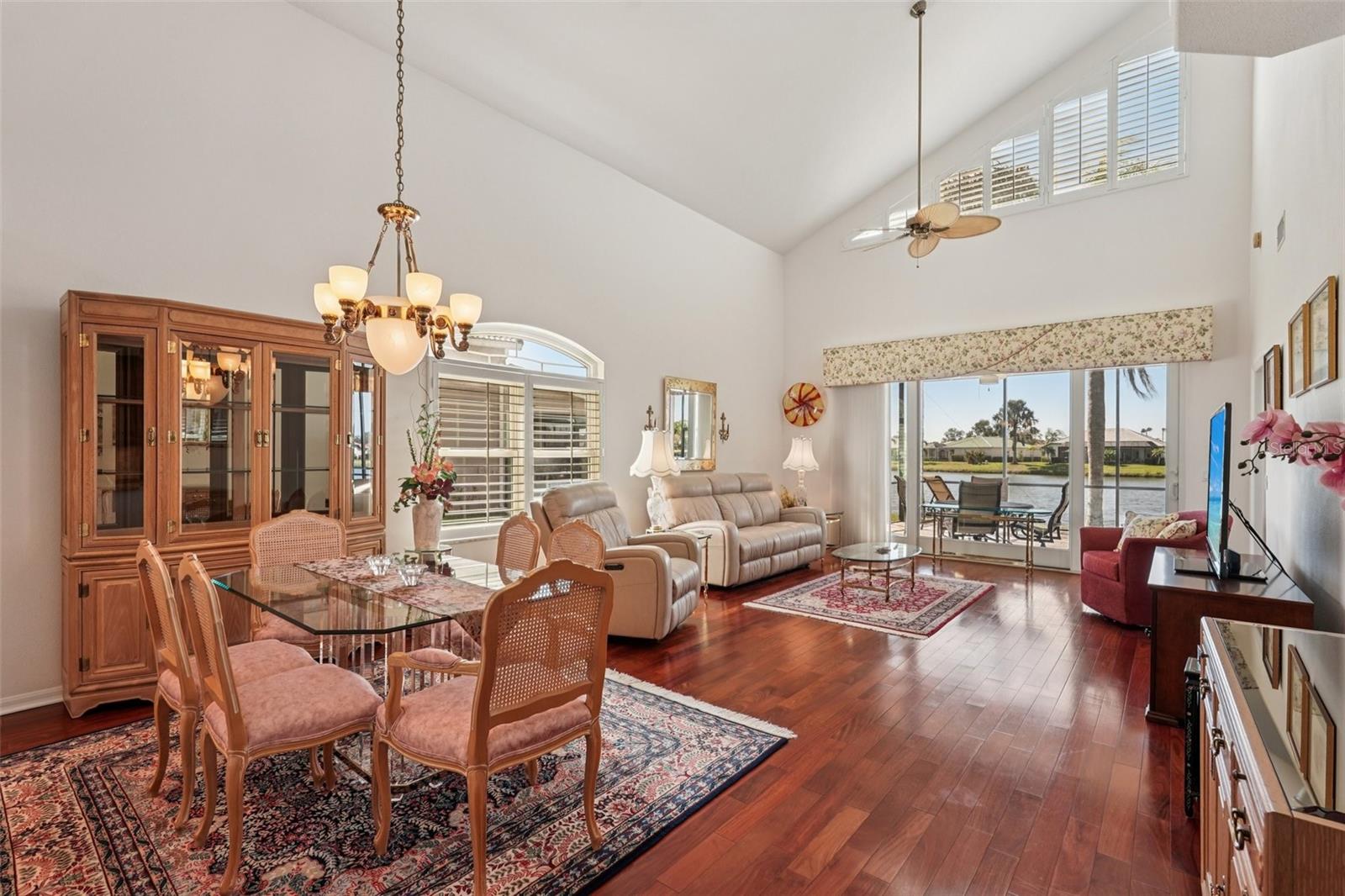 HERITAGE OAKS GOLF & COUNTRY CLUB - Residential