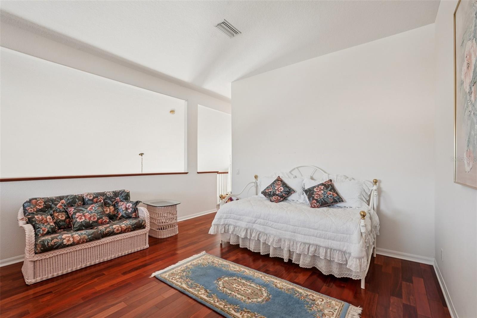 HERITAGE OAKS GOLF & COUNTRY CLUB - Residential