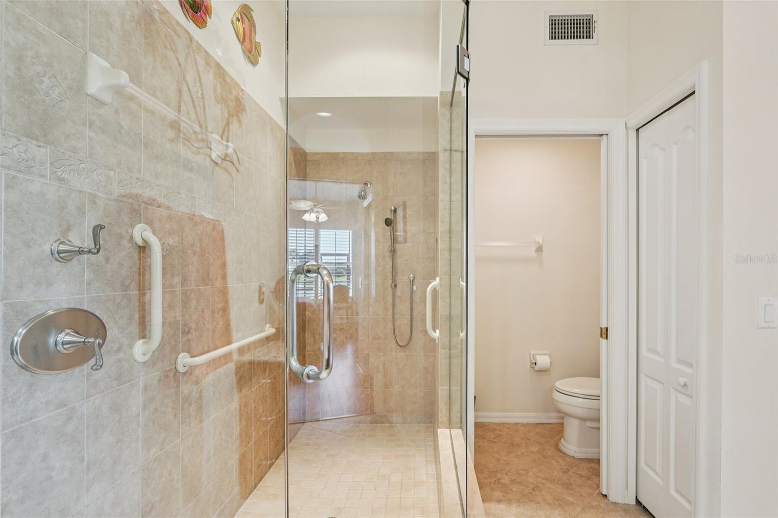 HERITAGE OAKS GOLF & COUNTRY CLUB - Residential