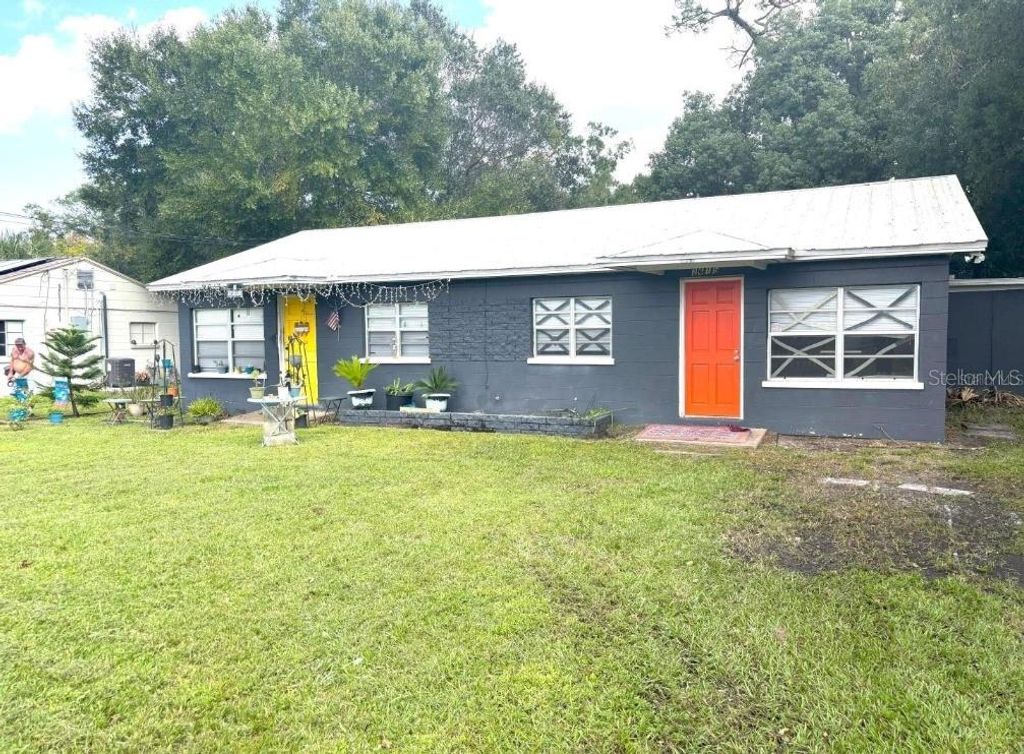 Photo of 2615 S Laurel Avenue, Sanford, FL 32773 (MLS # O6391429)