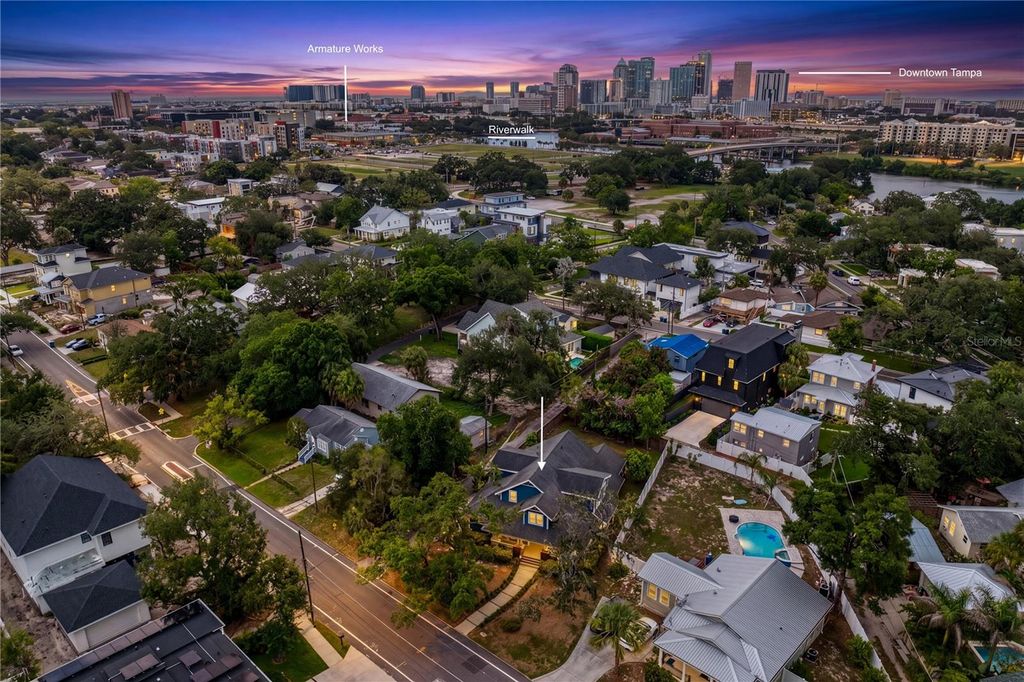 Photo of 806 W Frances Avenue, Tampa, FL 33602 (MLS # TB8522787)
