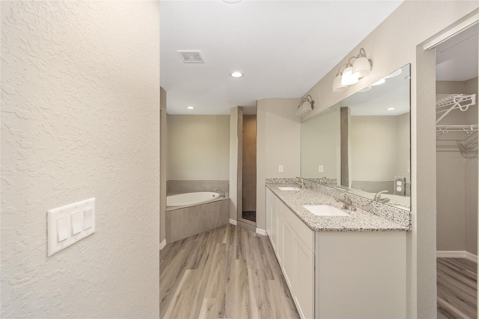 RAINBOW LAKES ESTATES - Residential