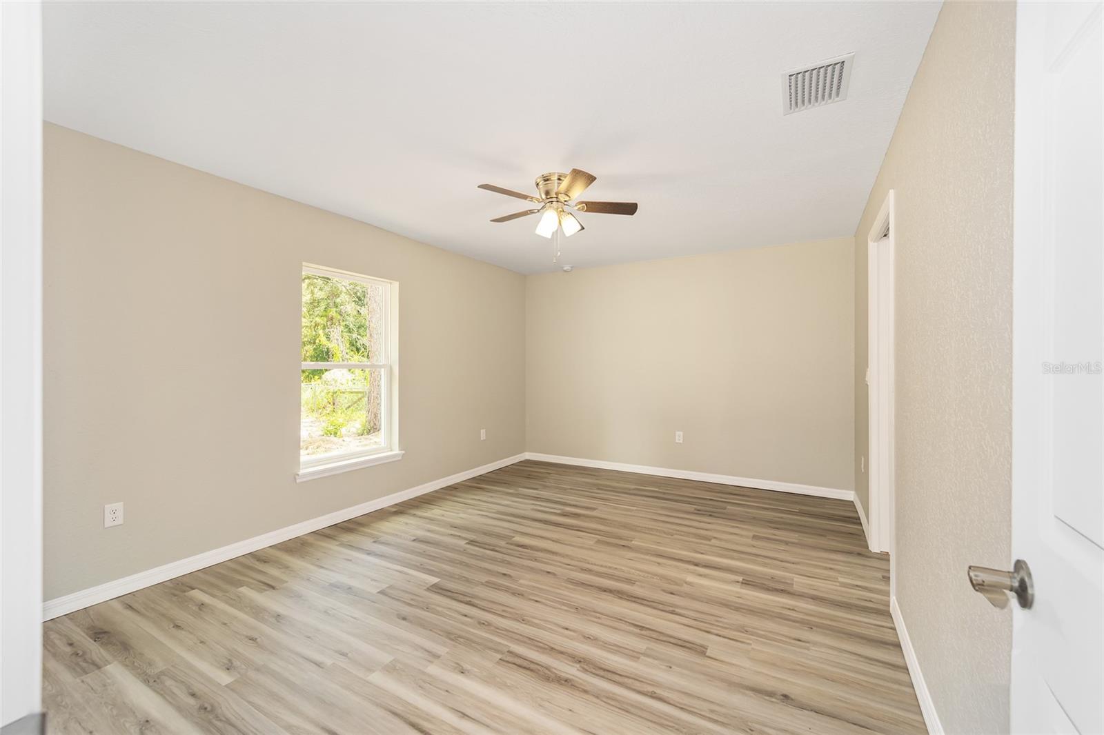 RAINBOW LAKES ESTATES - Residential