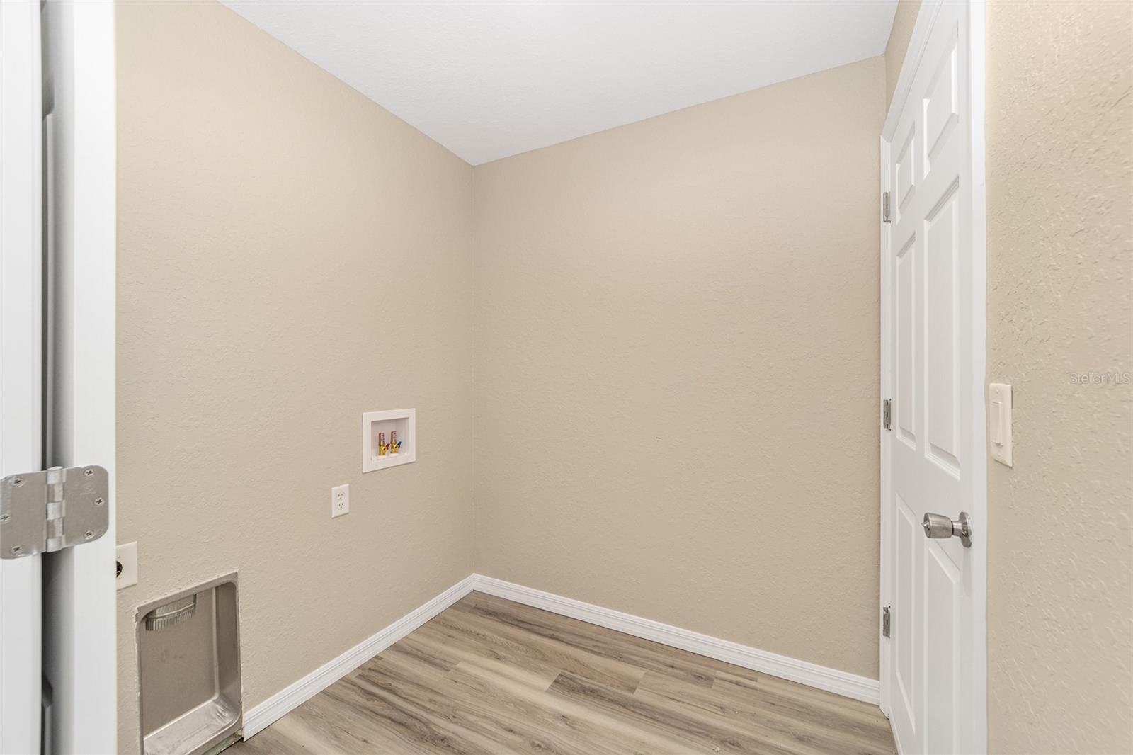 RAINBOW LAKES ESTATES - Residential