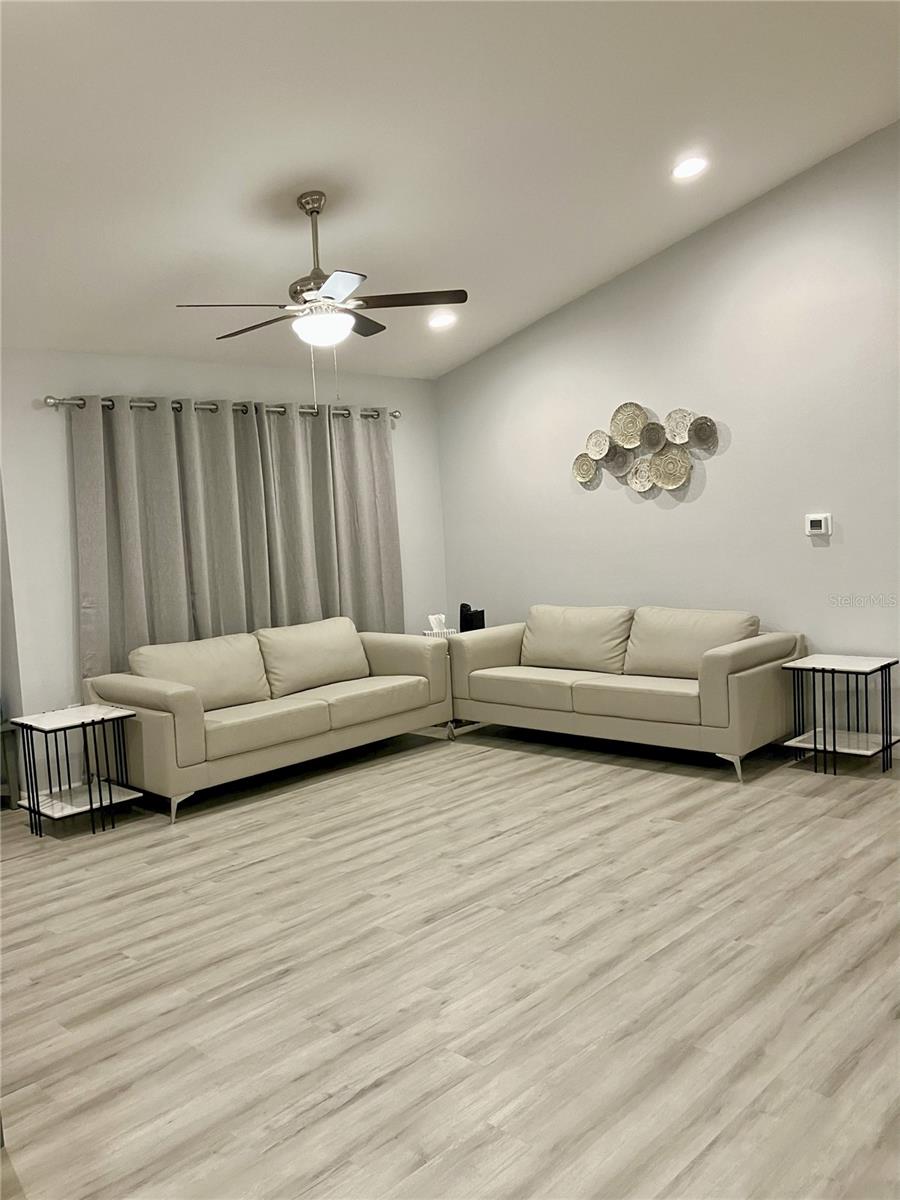 MARION OAKS UN 9 - Residential