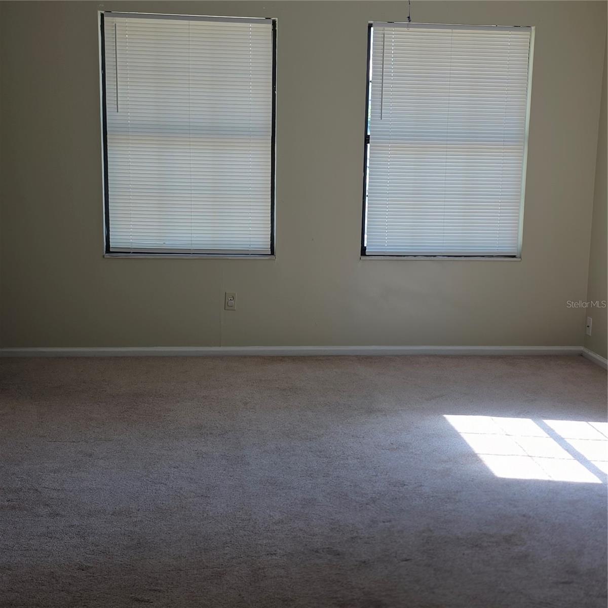 OAKLAND VILLAGE SEC 1 - Residential Lease